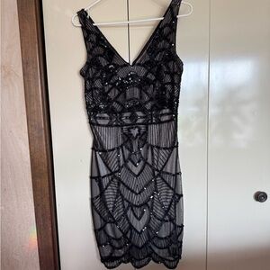 JS Collections Black and Tan Sleeveless V-Neck Sheath Dress